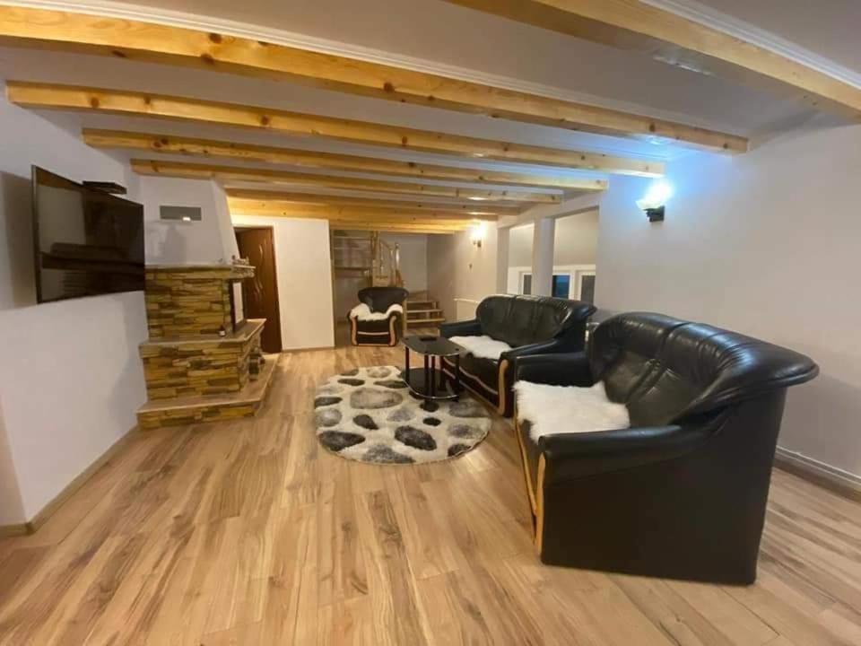 Вилла Casa Anghel Bilbor Экстерьер фото